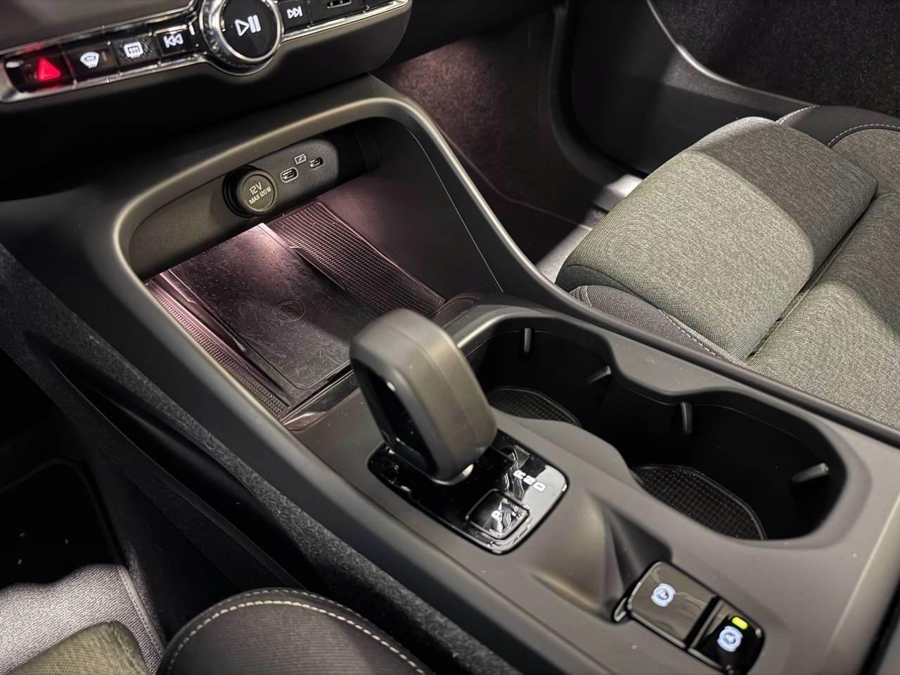 VOLVO XC40 B3 CORE AUTO