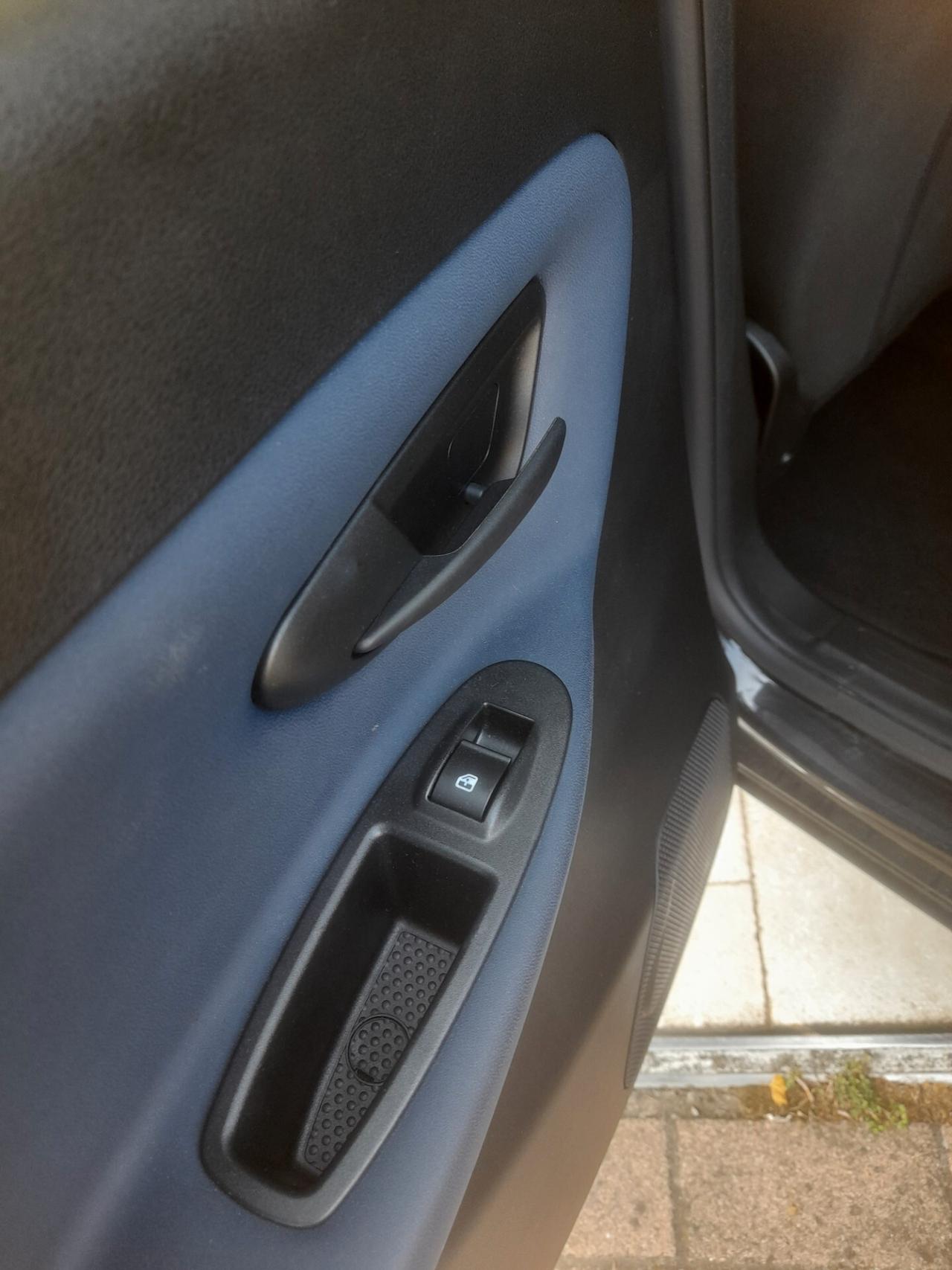 Lancia Ypsilon 1.0 5 porte Hybrid Gold Plus