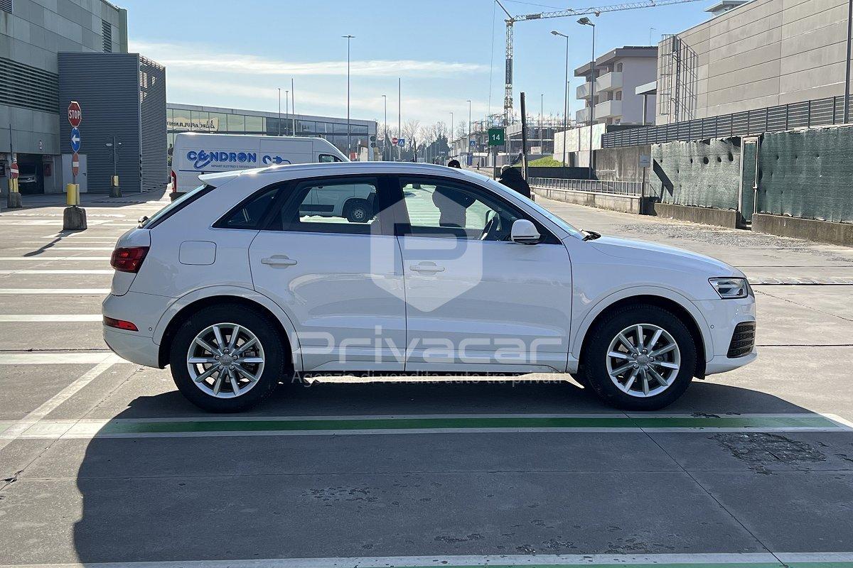 AUDI Q3 2.0 TDI 150 CV Business