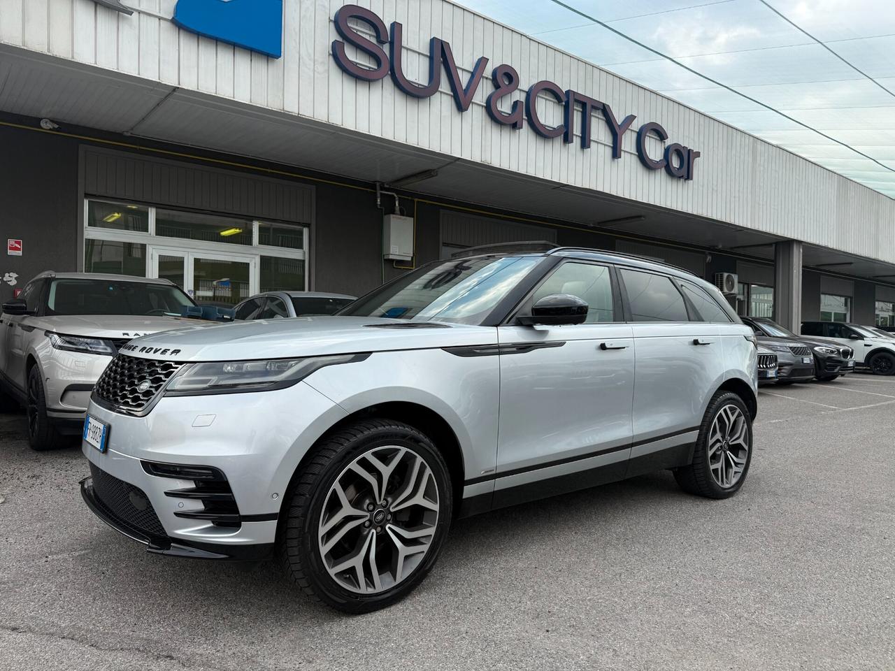 Land Rover Range Rover Velar 2.0d i4 R-Dynamic HSE 240cv TETTO PANORAMICO