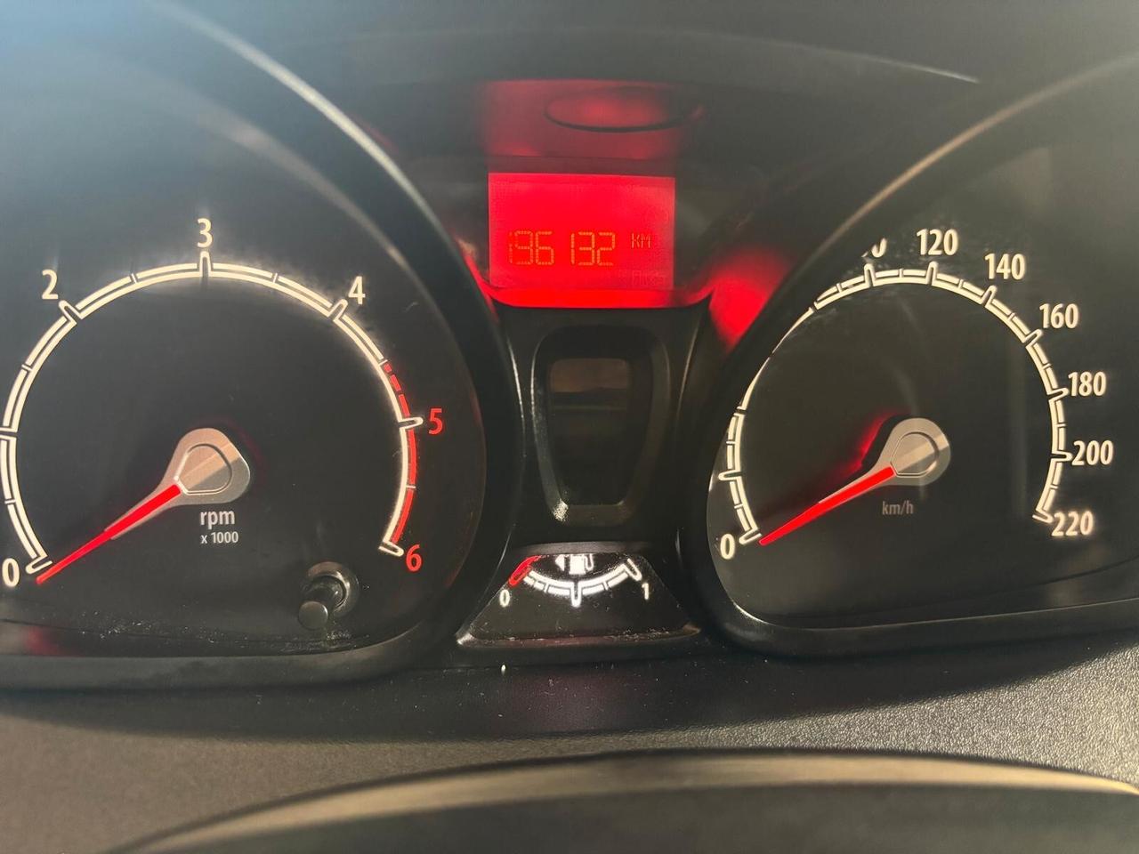 FORD FIESTA ANNO 2011 DS 1.4 ADATTA NEOPATENTATI KM 196 MILA