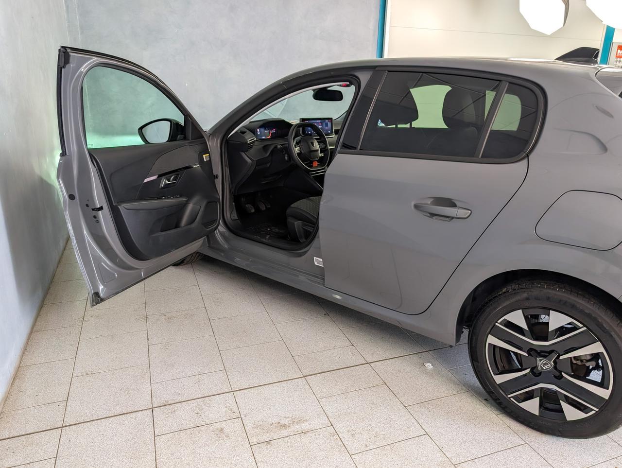 Peugeot 208 ii 1.2 puretech 100cv Allure