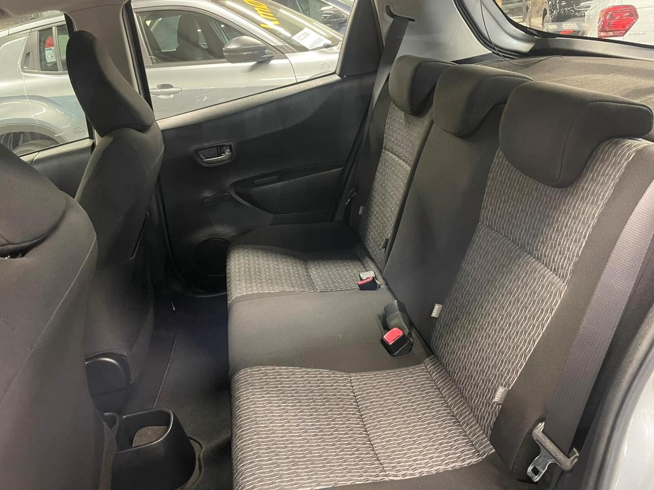 TOYOTA Yaris 3ª serie Yaris 1.0 5 porte Van Ac...