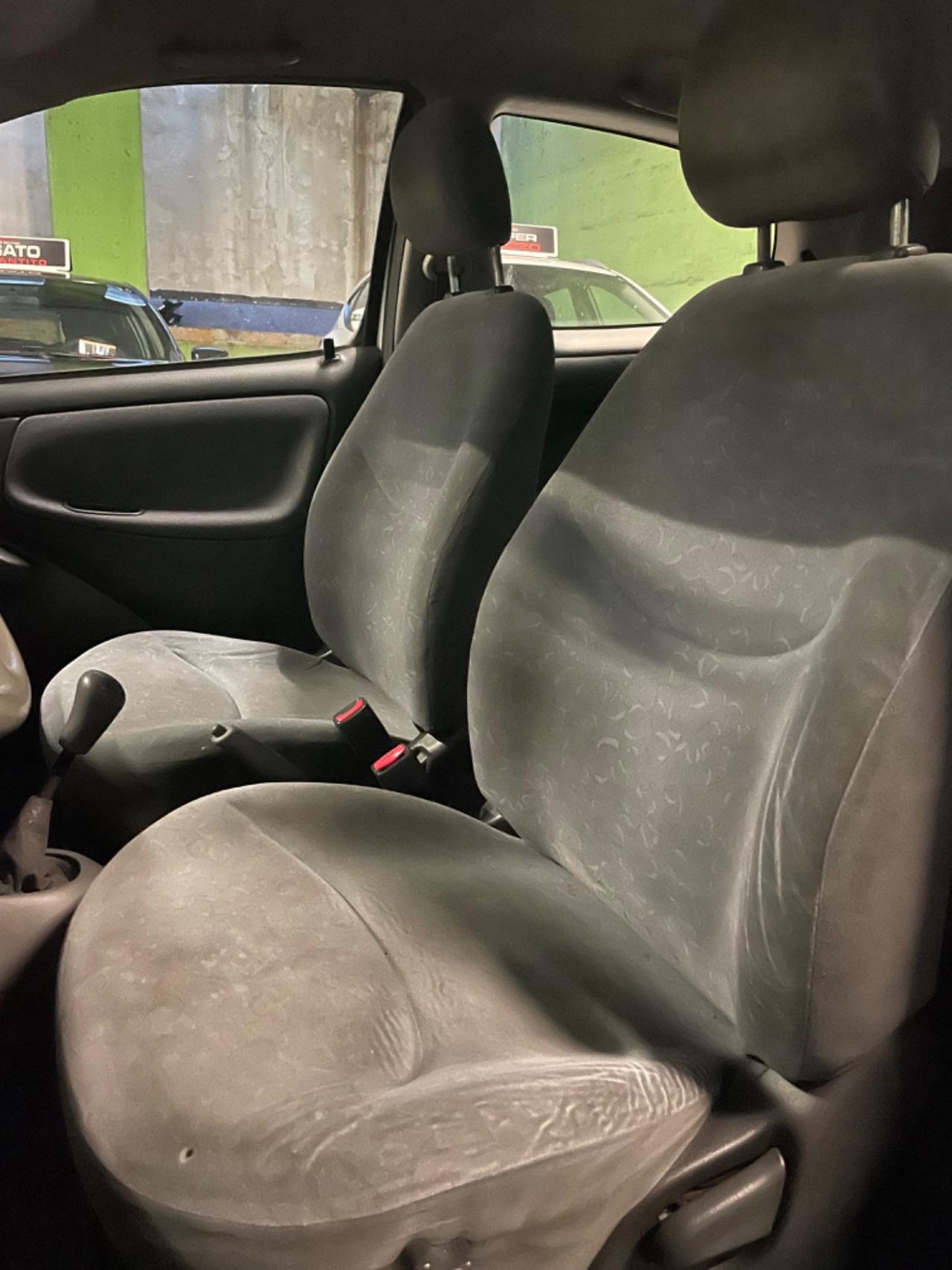 Toyota Yaris 1.0 Neopatentati