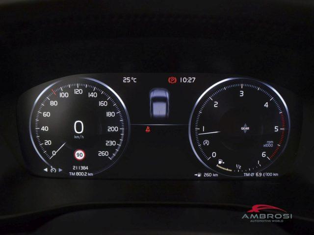 VOLVO XC40 D3 Momentum