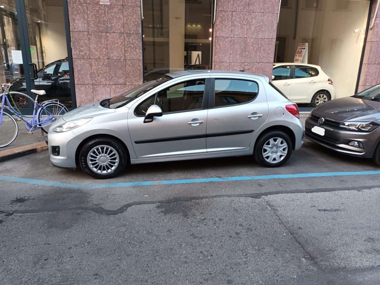 Peugeot 207