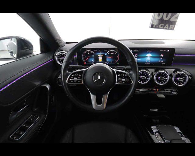 MERCEDES-BENZ CLA 180 d Automatic Premium