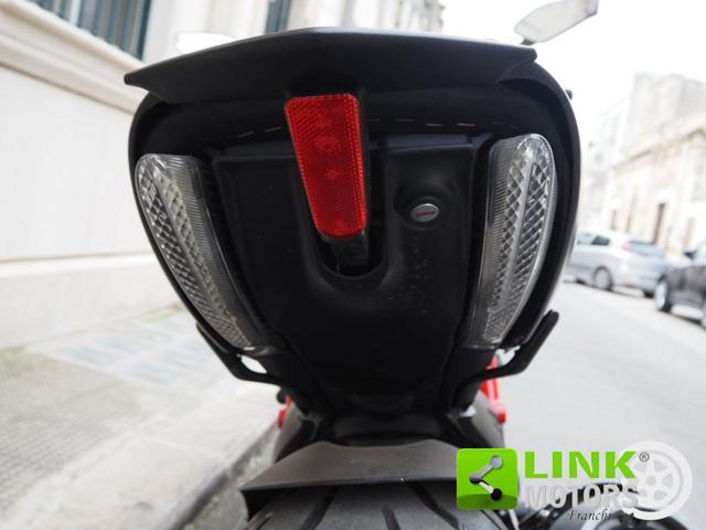 DUCATI Diavel Red Carbon