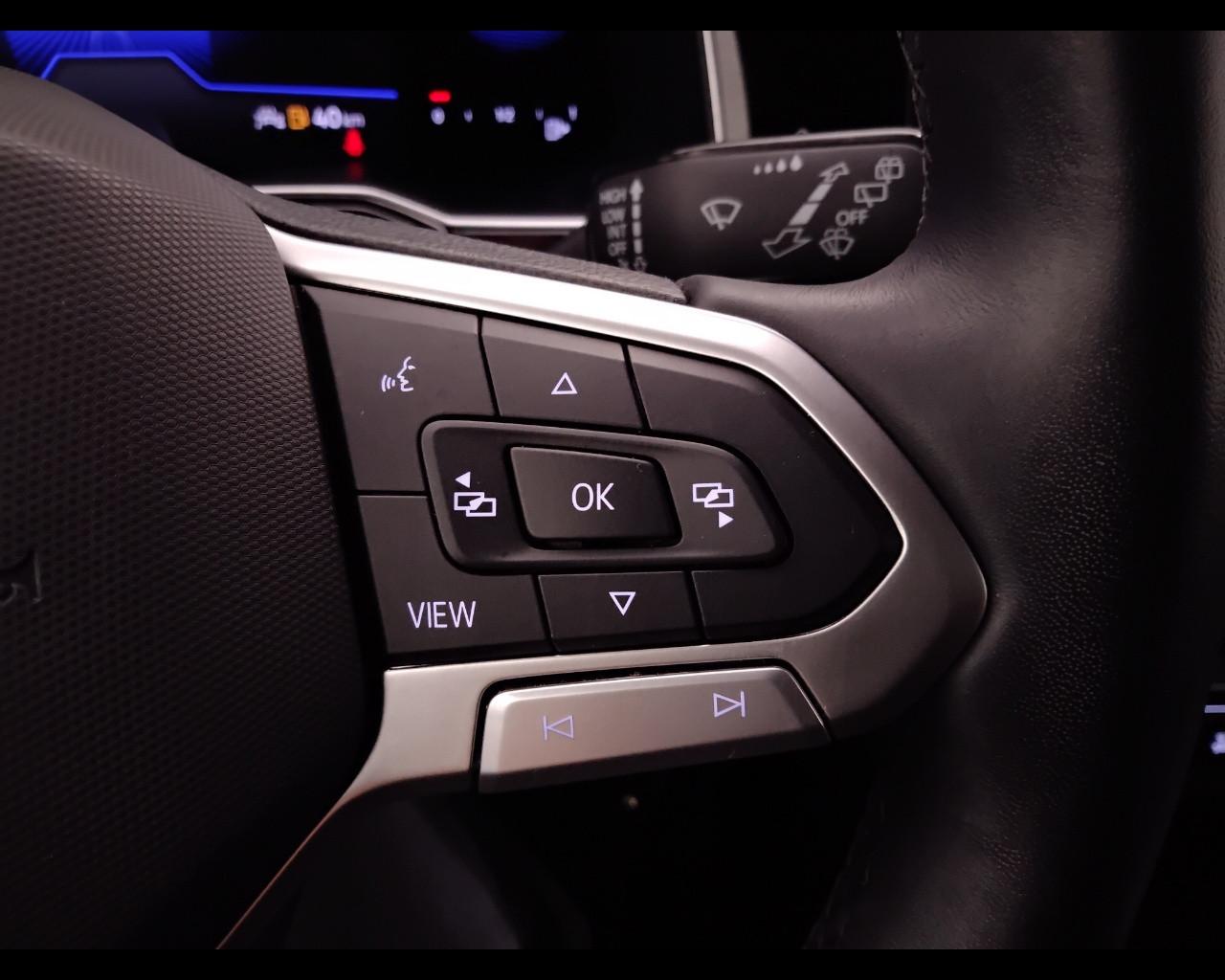 VOLKSWAGEN Polo VI 2022 - Polo 1.0 tsi R-Line 95cv