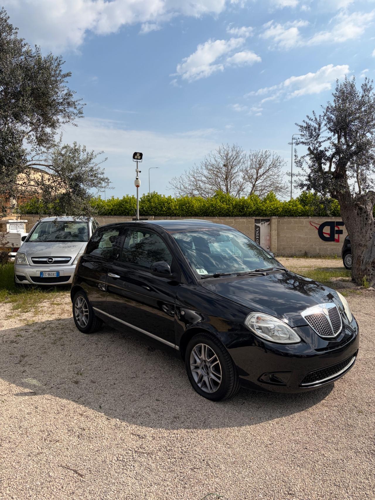 Lancia Ypsilon 1.2 Oro in ottimee condizioni !!