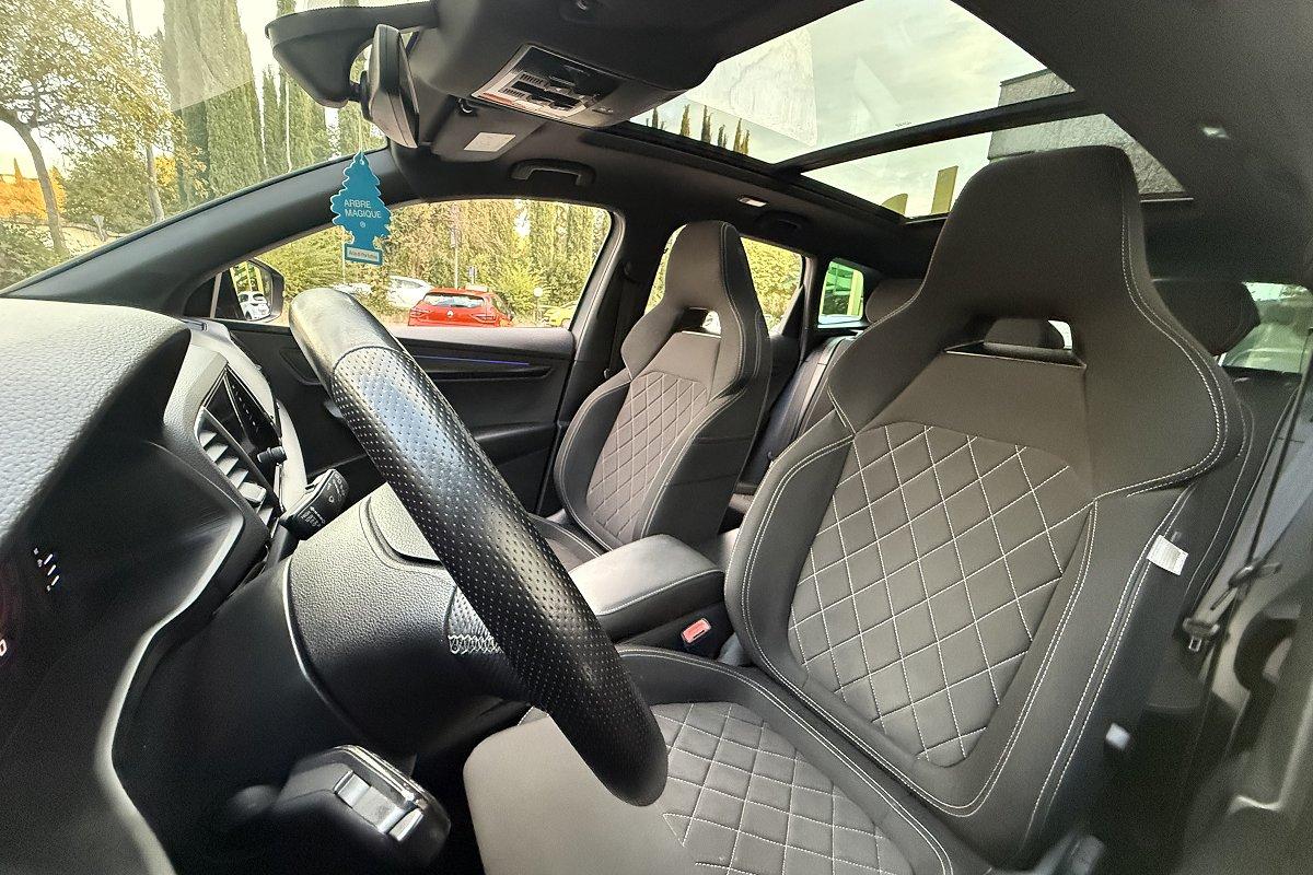 SKODA Karoq 1.6 TDI SCR SportLine