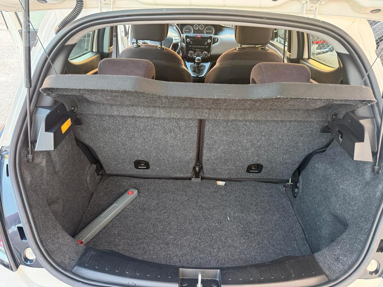 Lancia Ypsilon 1.2 69 CV 5 porte
