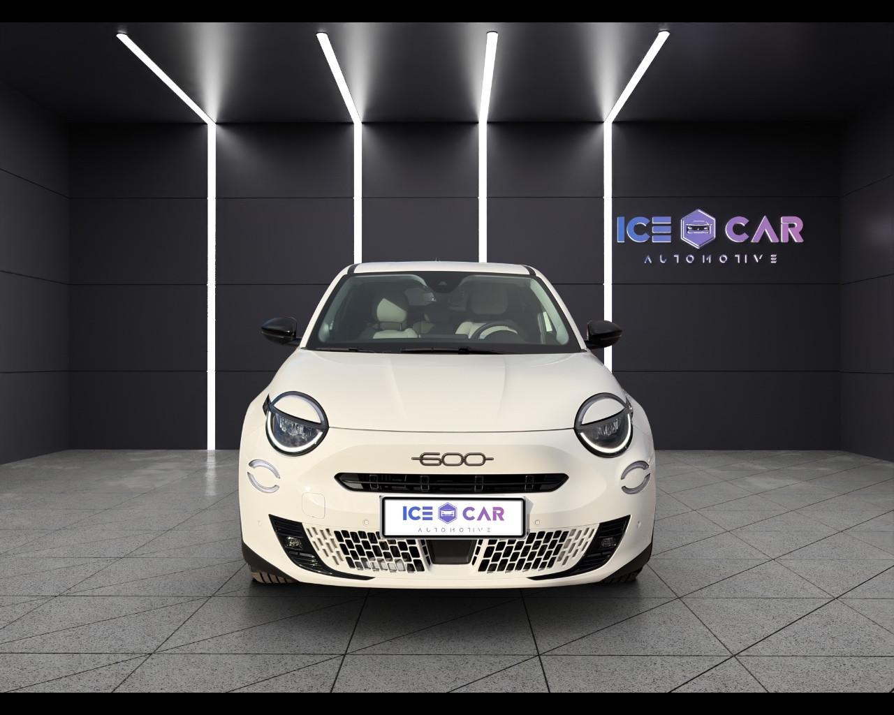 FIAT 600 Hybrid 110 CV DCT MHEV La Prima