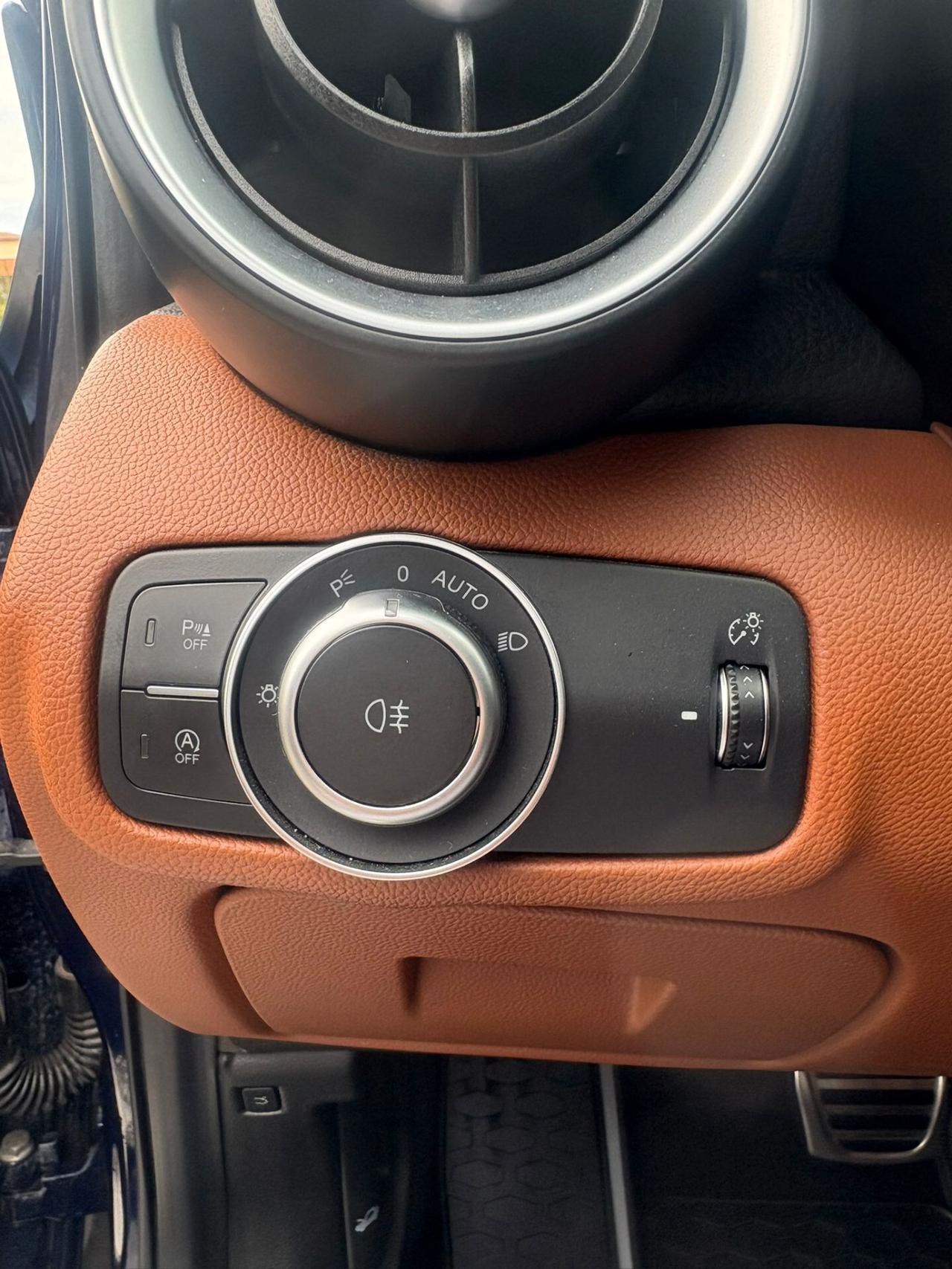 Alfa Romeo Giulia 2.2 Turbodiesel 180 CV AT8 Business Sport Launch Ed.