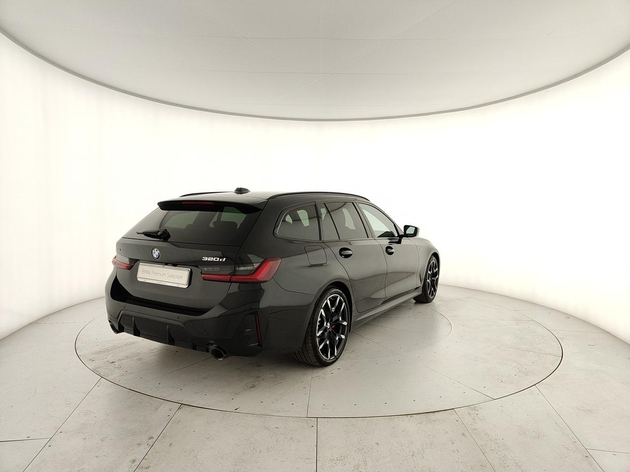 BMW 320d Touring mhev 48V xdrive MSport auto