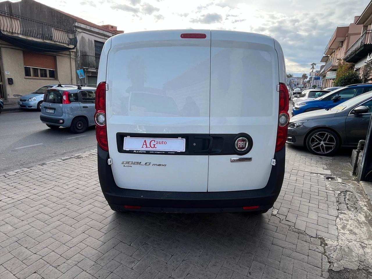 Fiat Doblo 1.6 MJT 105CV PL-TN Cargo MAXI Lounge DOPPIA PARTE LATERALE