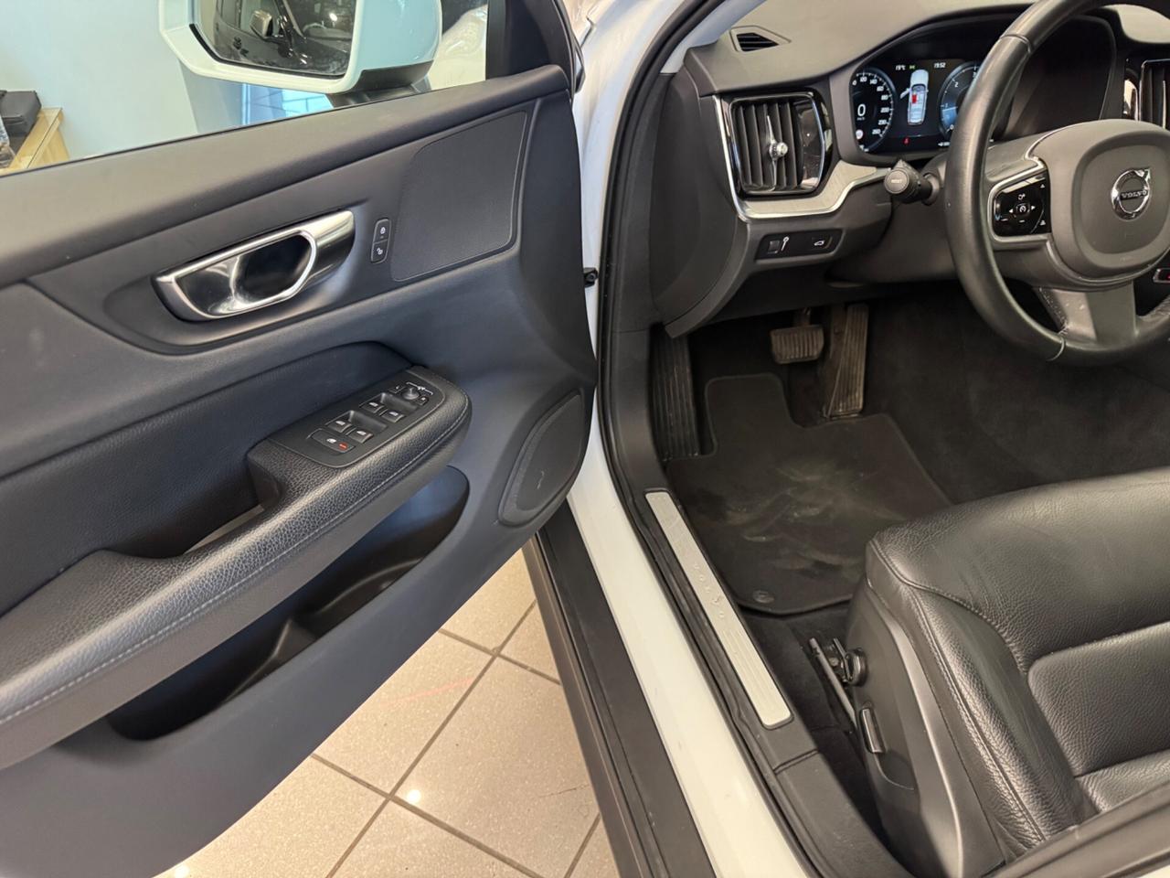 Volvo V60 Cross Country V60 Cross Country B4 (d) AWD automatico Ultimate