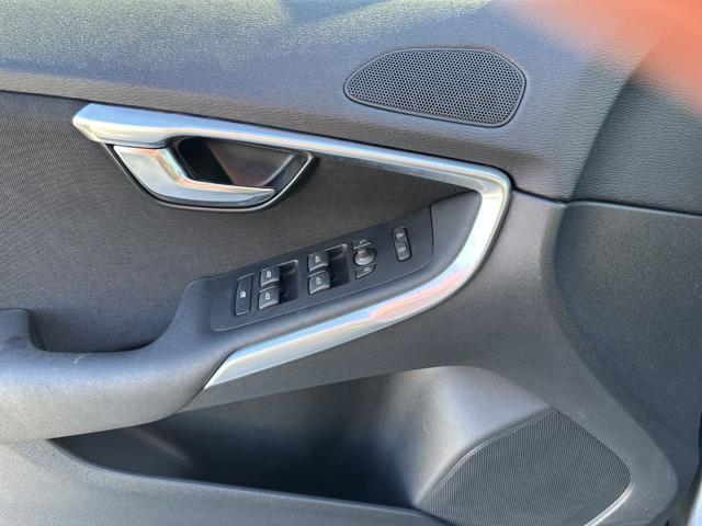 VOLVO V40 D2 1.6 Momentum