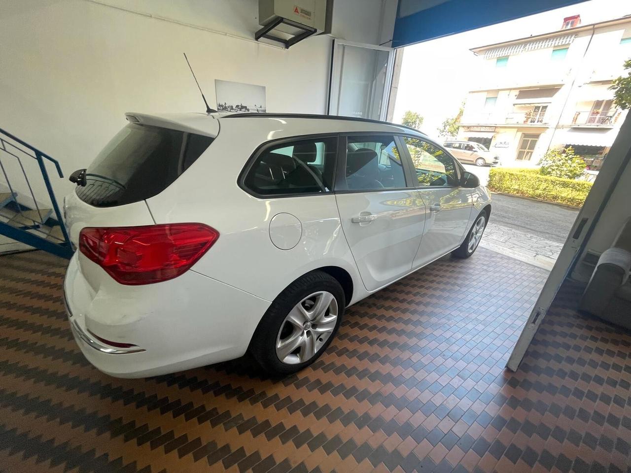 Opel Astra 1.4 Turbo 140CV 4 porte GPL Tech