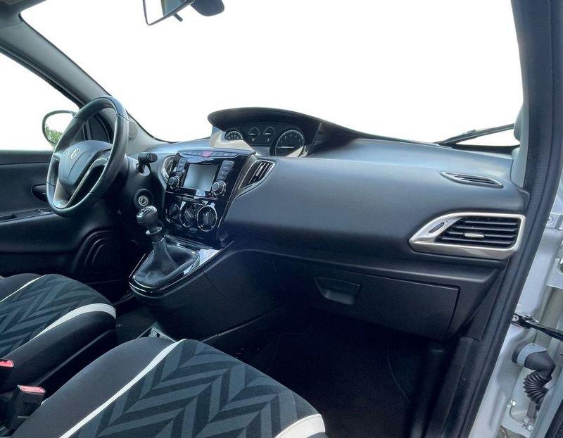 Lancia Ypsilon 1.2 69 CV 5 porte Gold