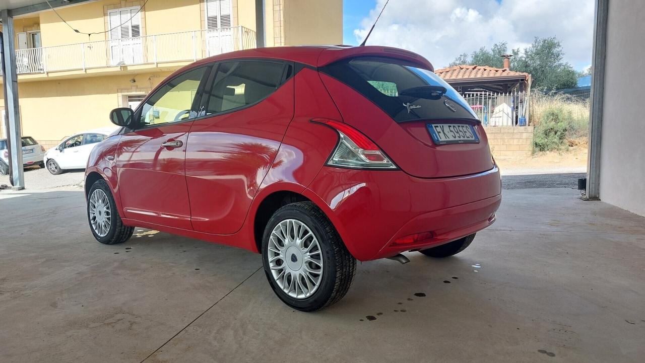 Lancia Ypsilon 1.2 69 CV 5 porte Gold permuto