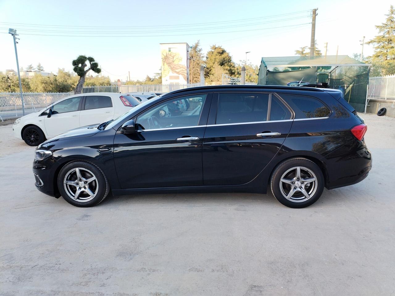 Fiat Tipo 1.6 Mjt LOUNGE GANCIO TRAINO