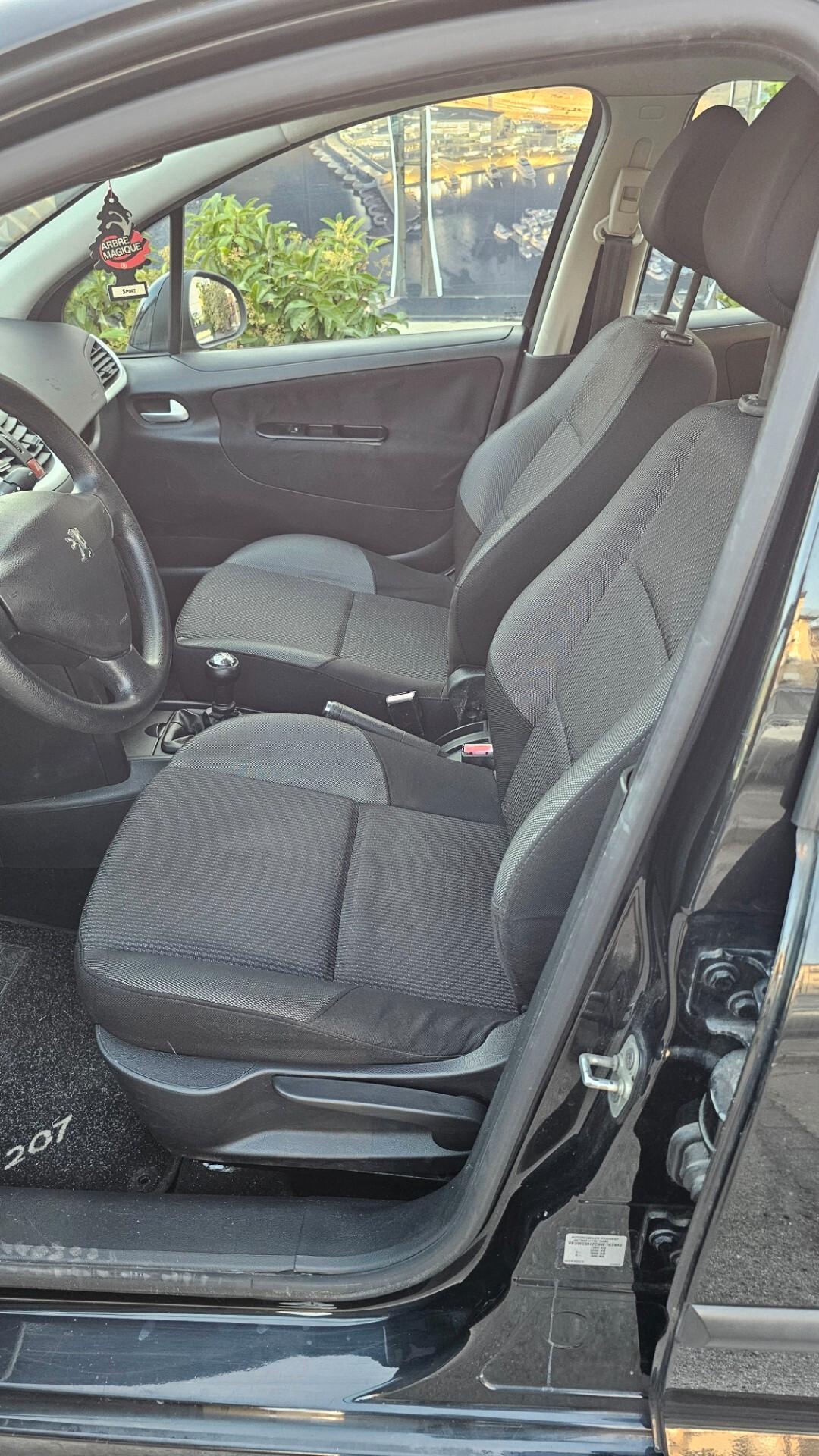Peugeot 207 Plus 1.4 HDi 70CV 5 porte