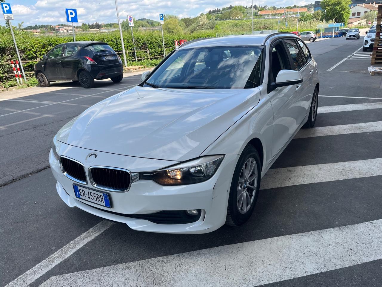 Bmw 318 318d Touring Business automatico 2013 2.0 DIESEL