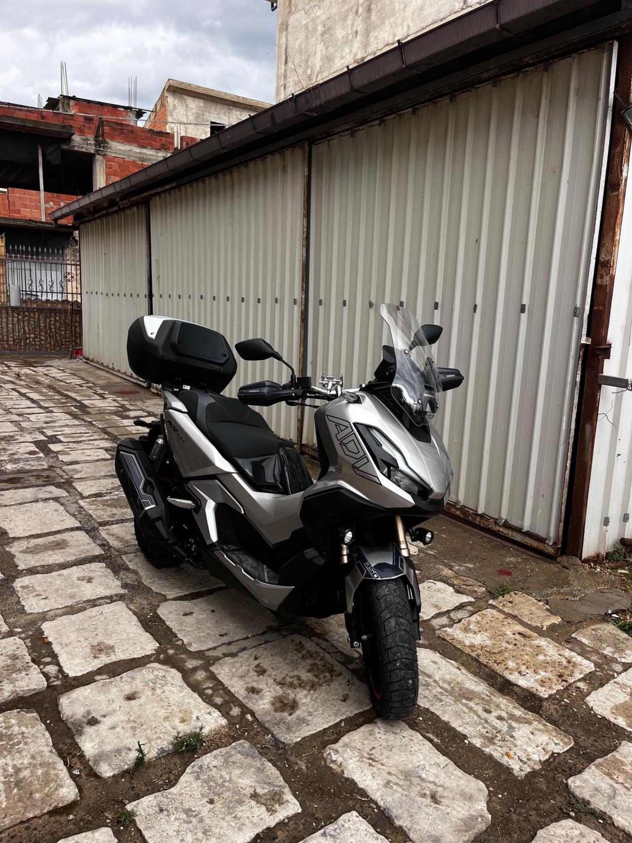 Honda ADV 350 2023 bauletto paravento