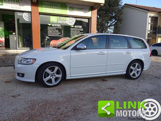 VOLVO V50 D2 R-design