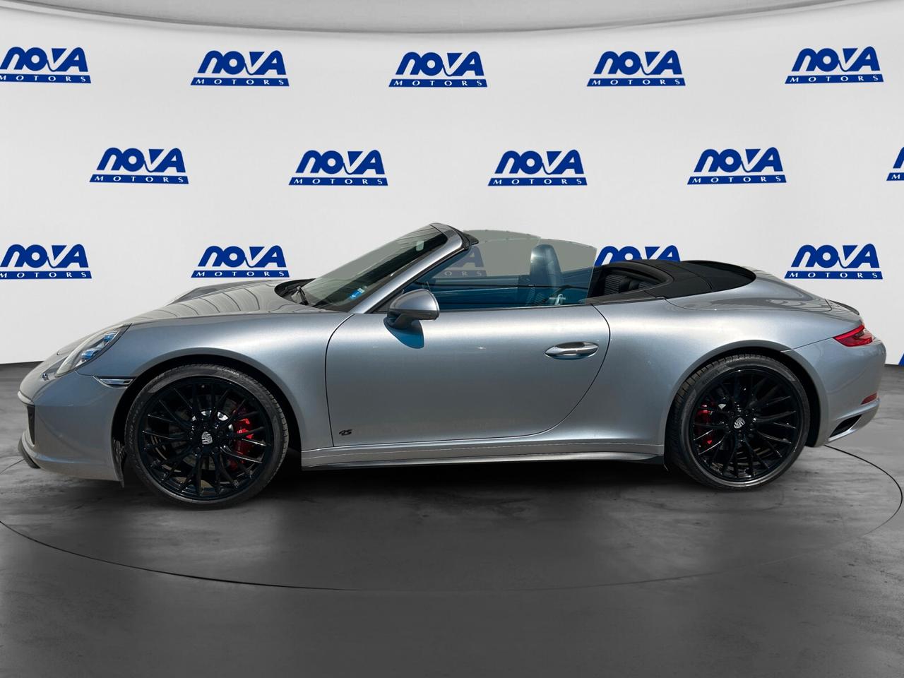 Porsche 911 Carrera 4S Cabriolet PDK Interni heritage design