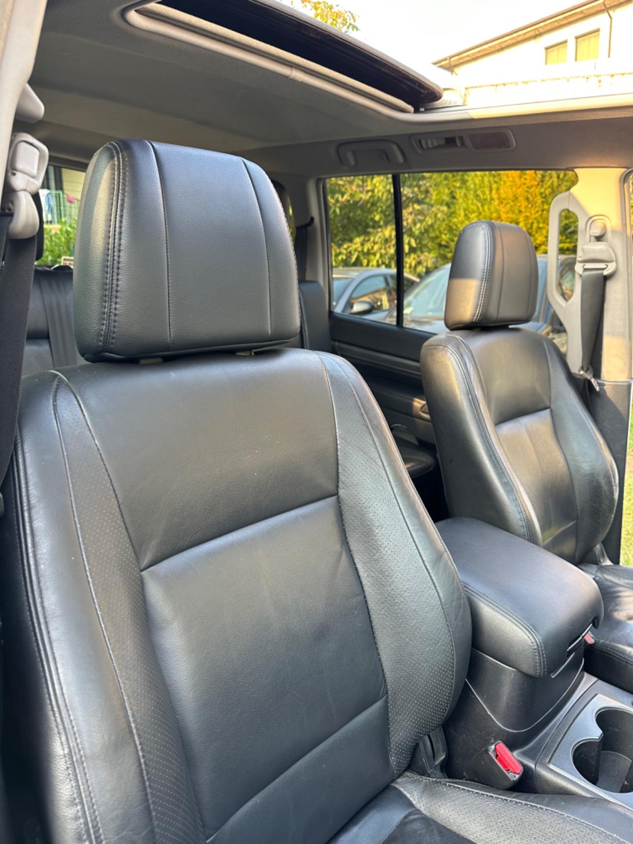 Mitsubishi PAJERO 3.2 DI-D 7POSTI TETTO 16V 5P INSTYLE