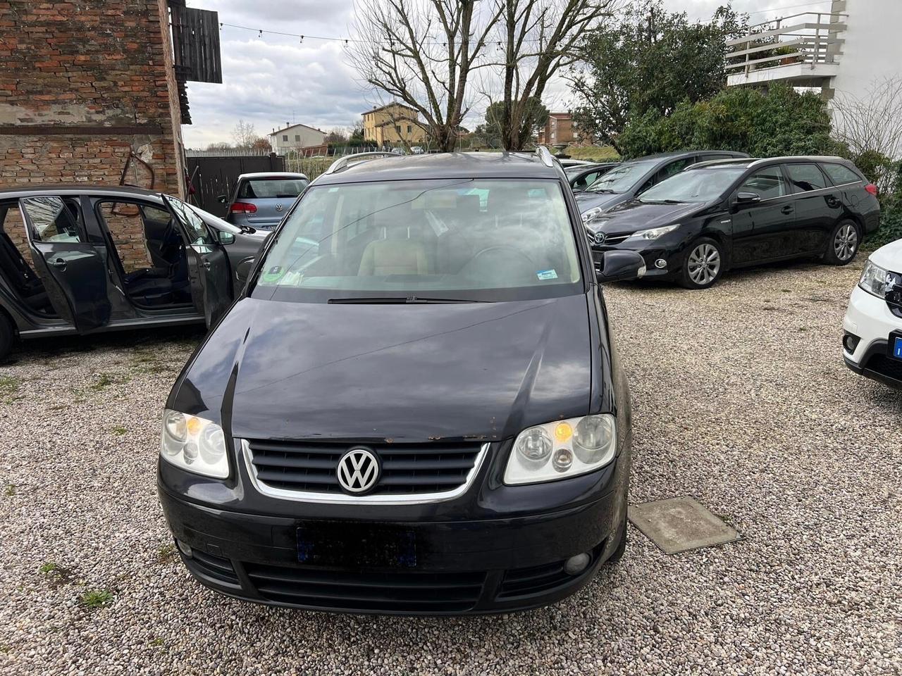 Volkswagen Touran 1.6 16V FSI Highline