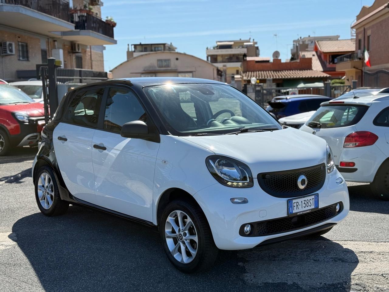 SMART FORFOUR 1.0 Youngster 71cv Neopatentati