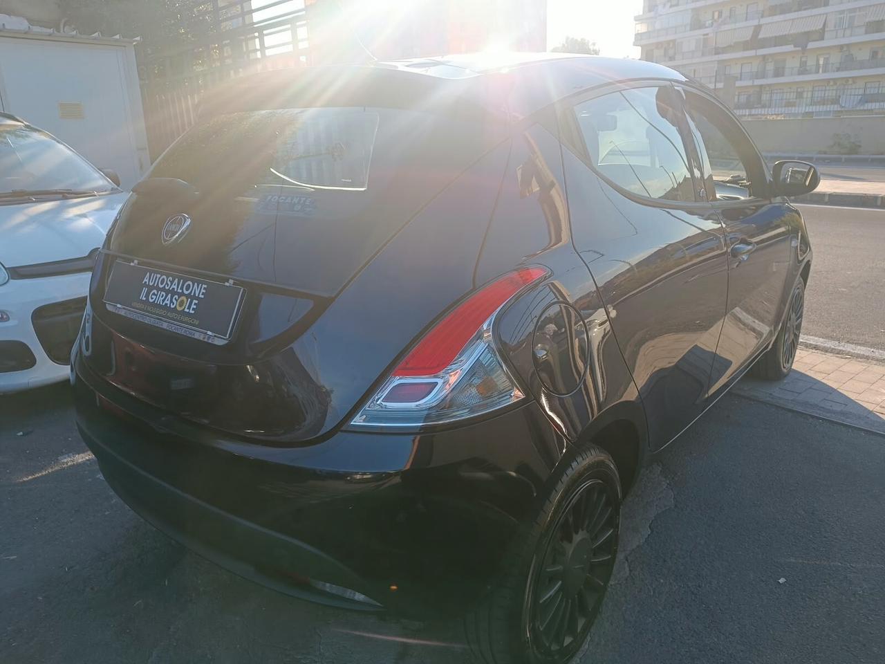 Lancia Ypsilon 1.2 69 CV 5 porte S&S Platinum