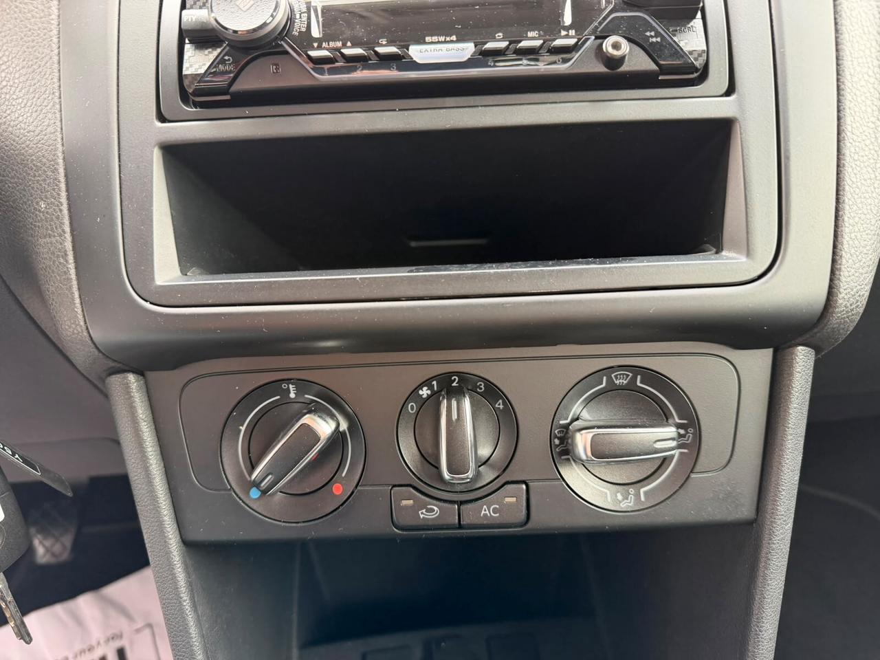 Volkswagen Polo 1.6 GPL Neopatentati