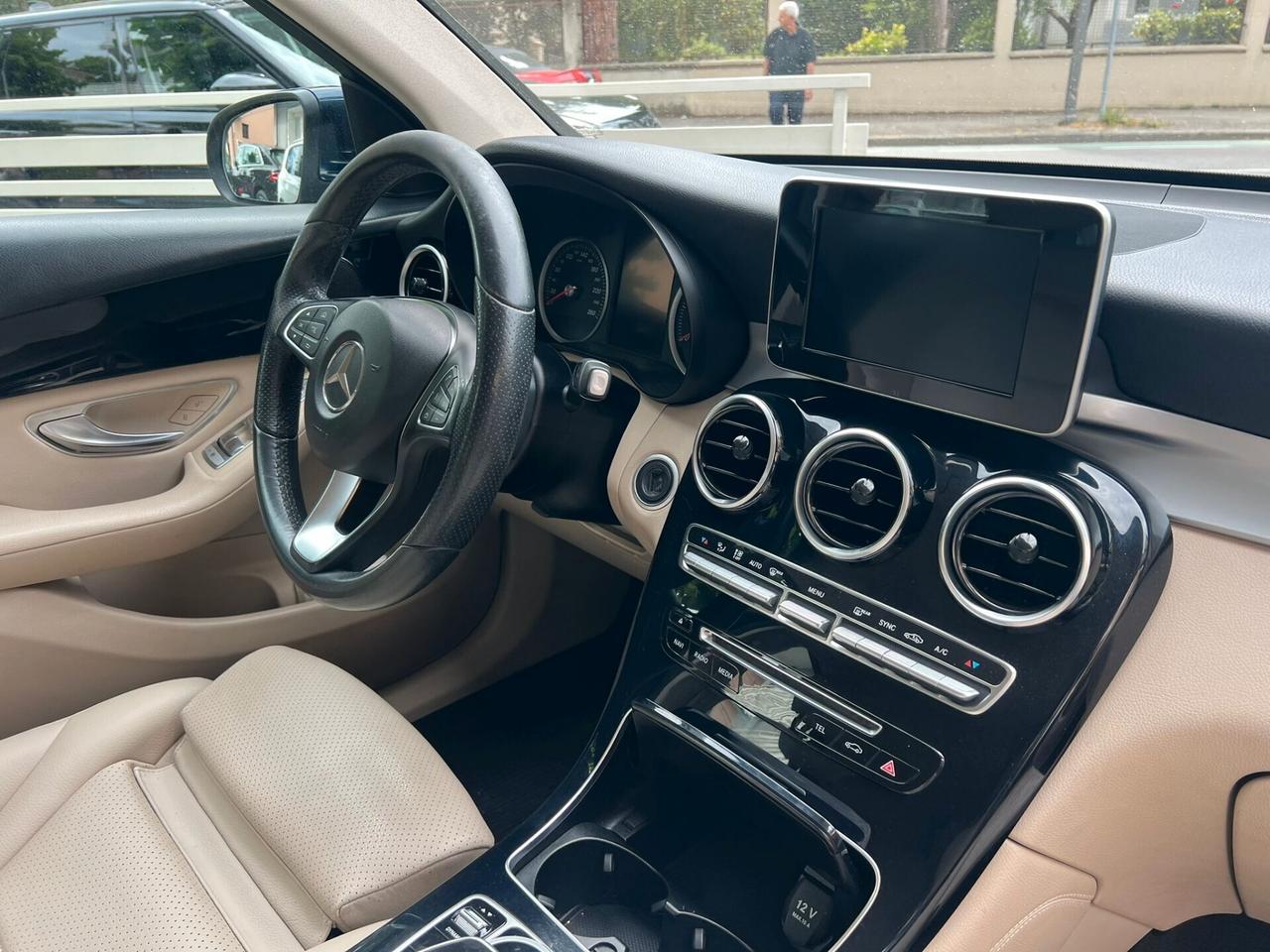 MERCEDES GLC 250 D 4MATIC SPORT