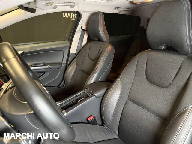 VOLVO V60 Cross Country D3 Geartronic Business