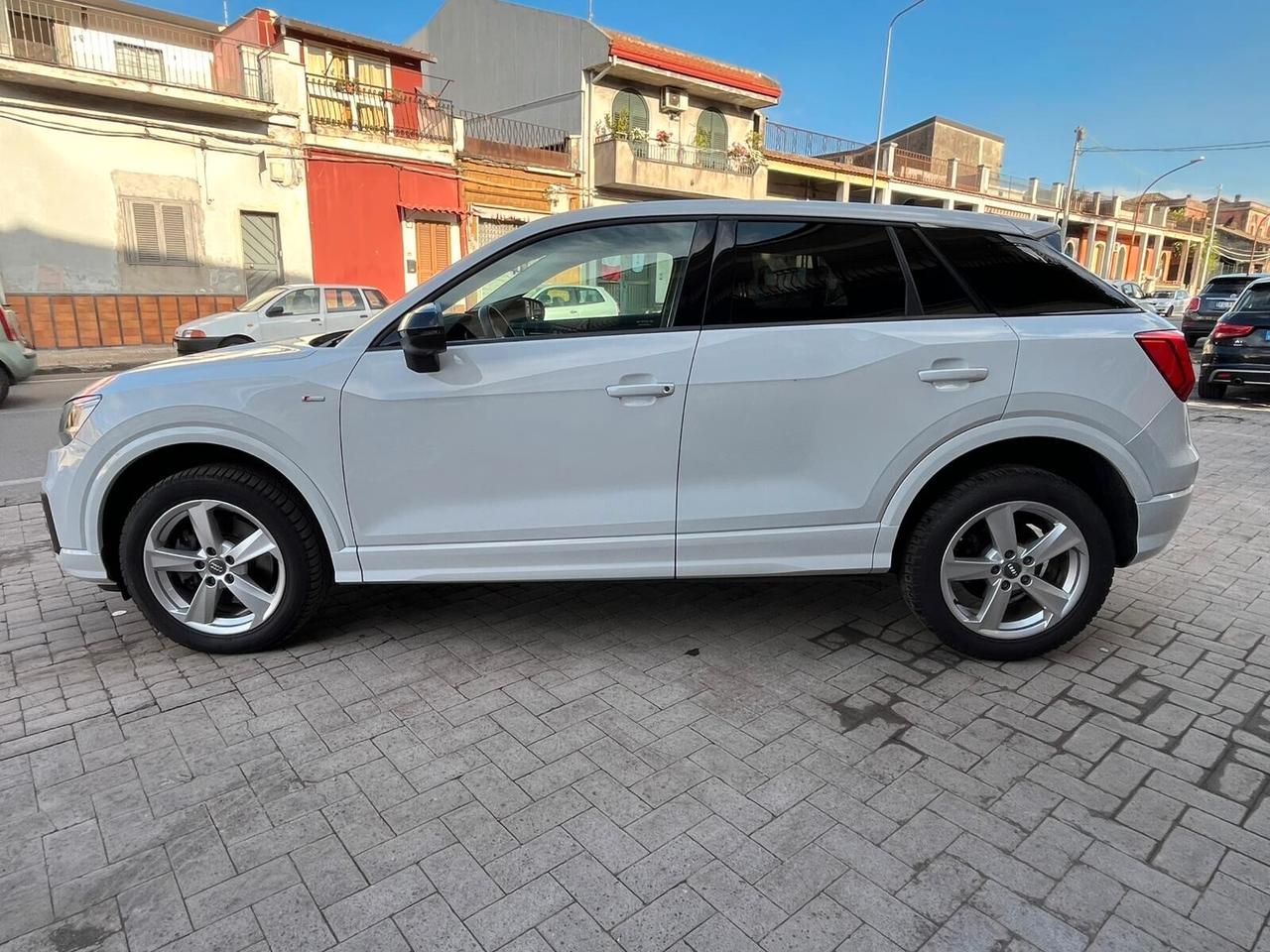 Audi Q2 30 TDI Edition S-LINE ESTERNO