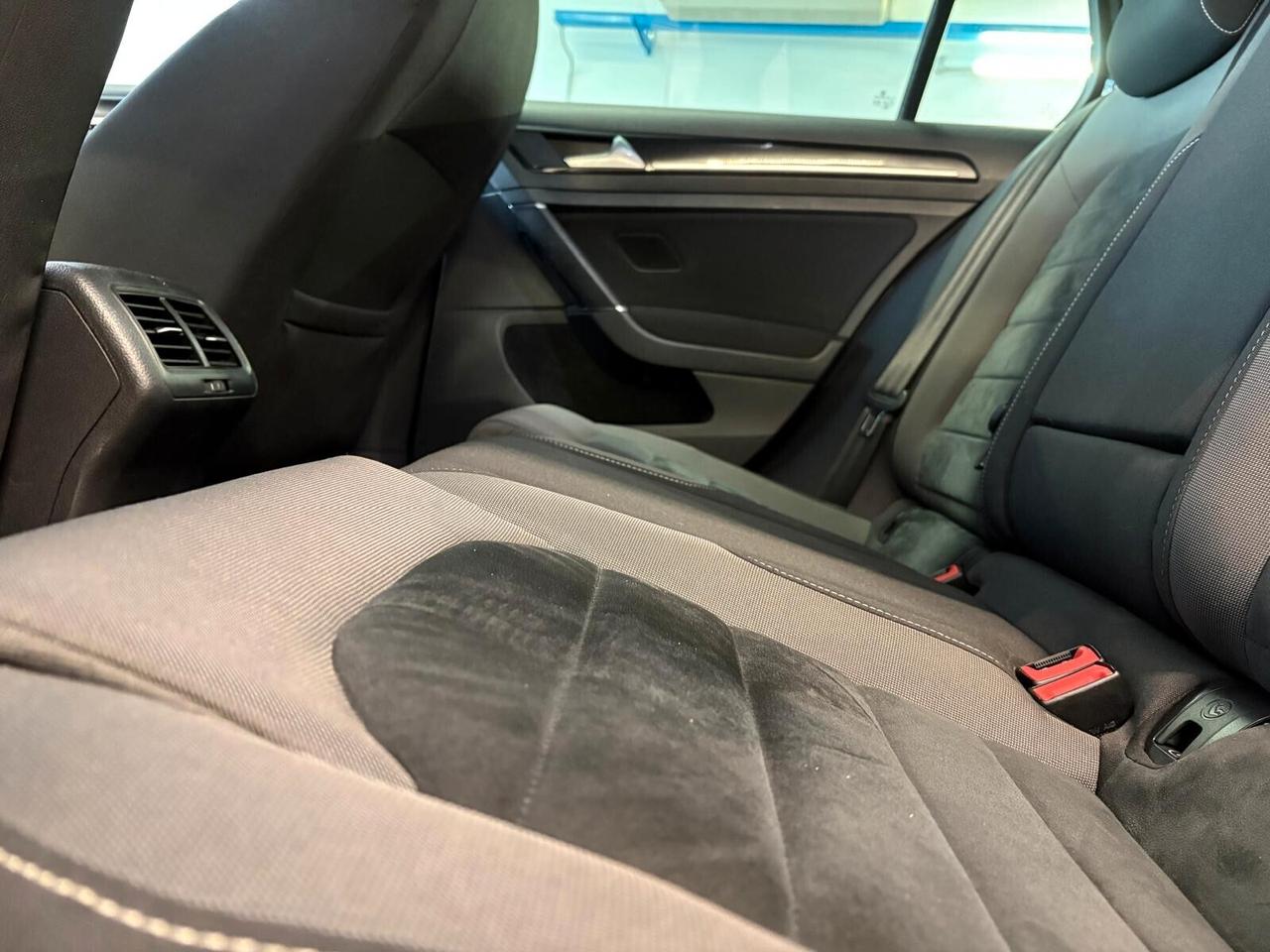 Volkswagen Golf HIGHLINE 1.6 TDI 110 CV DSG 5p.