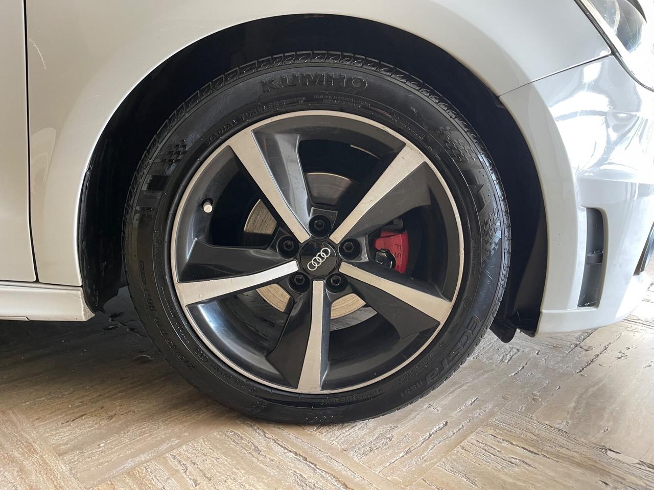 AUDI A1 1.6 tdi S-LINE 2014