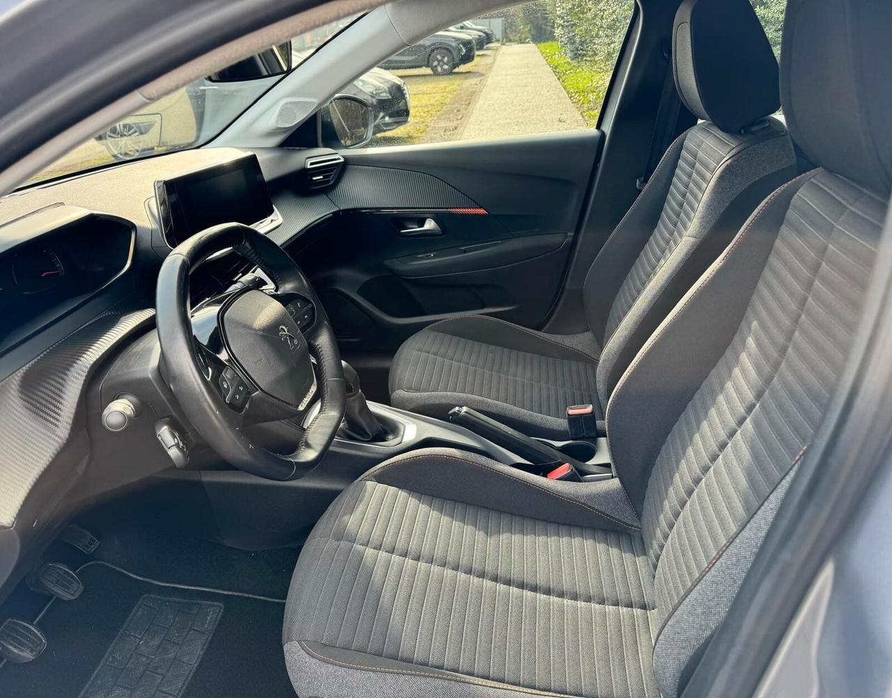 Peugeot 208 PureTech 75 Stop&Start 5 porte Allure Pack neopatentati