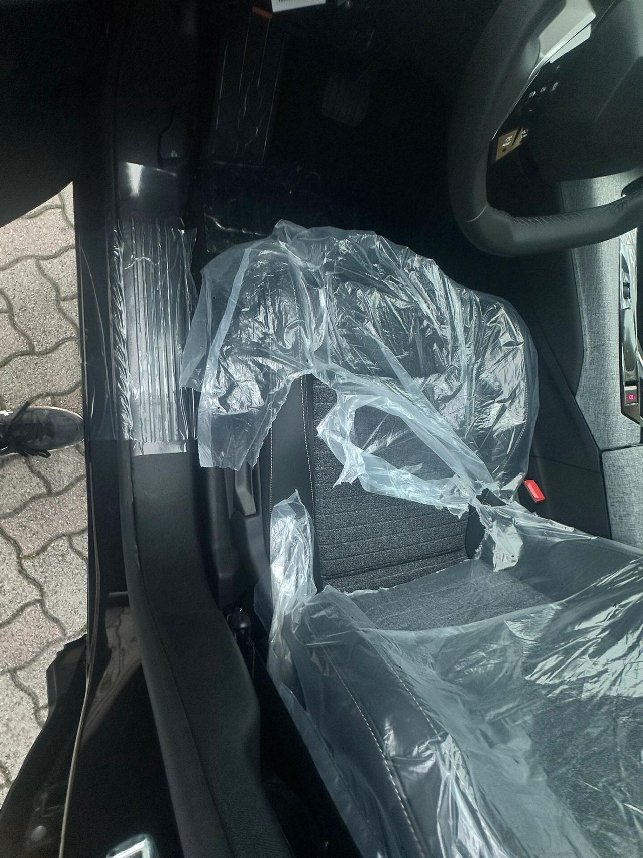 Peugeot 3008 Hybrid 145 e-DCS6 Allure Business