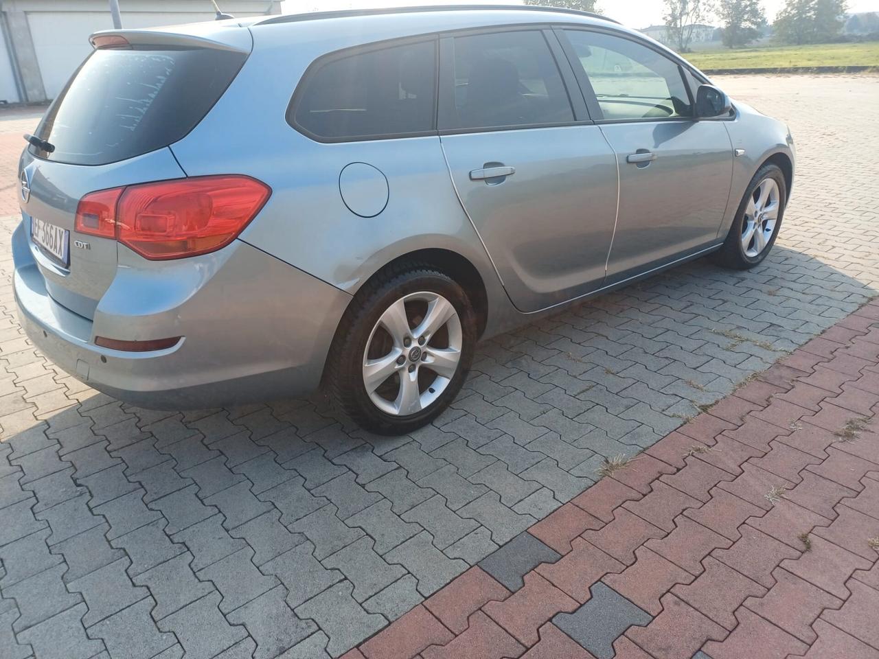 Opel Astra 1.7 CDTI 110CV Station Wagon Cosmo