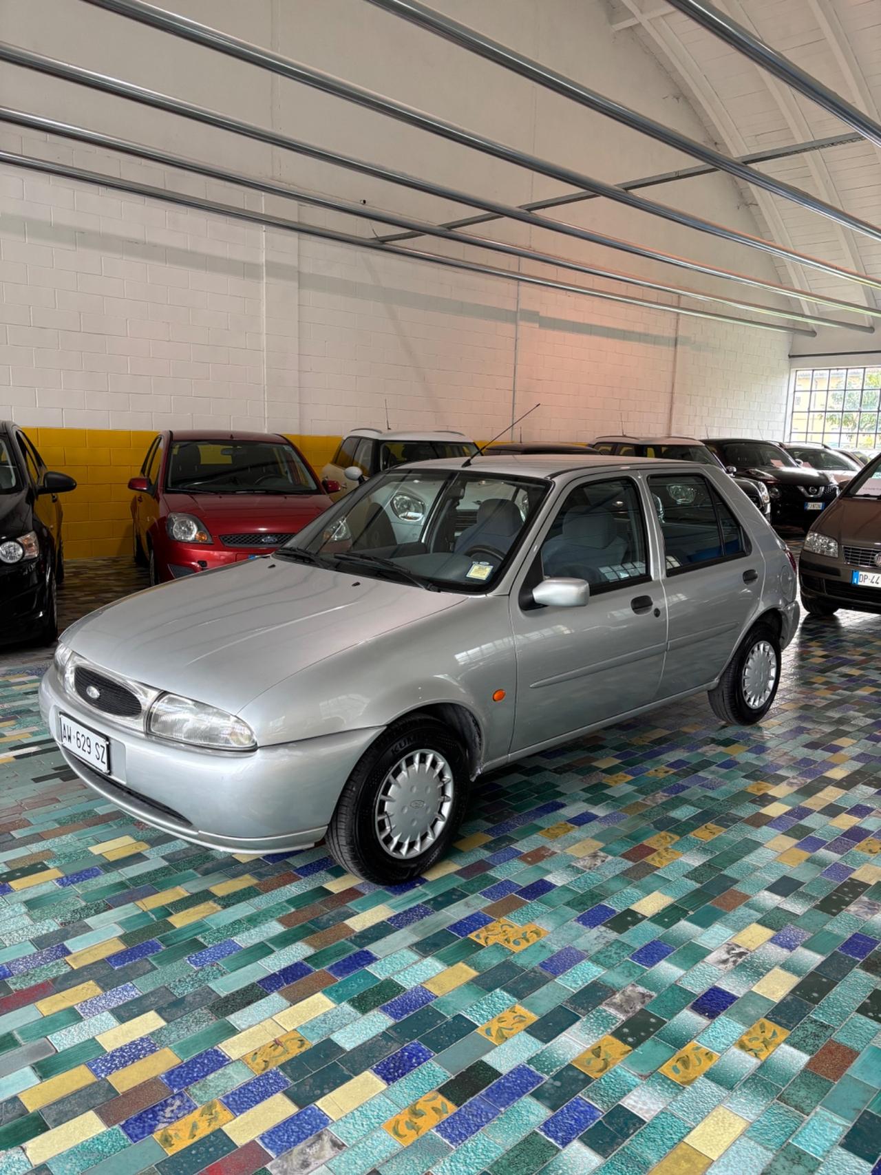 Ford Fiesta 1.2i 16V cat 5 porte Ghia