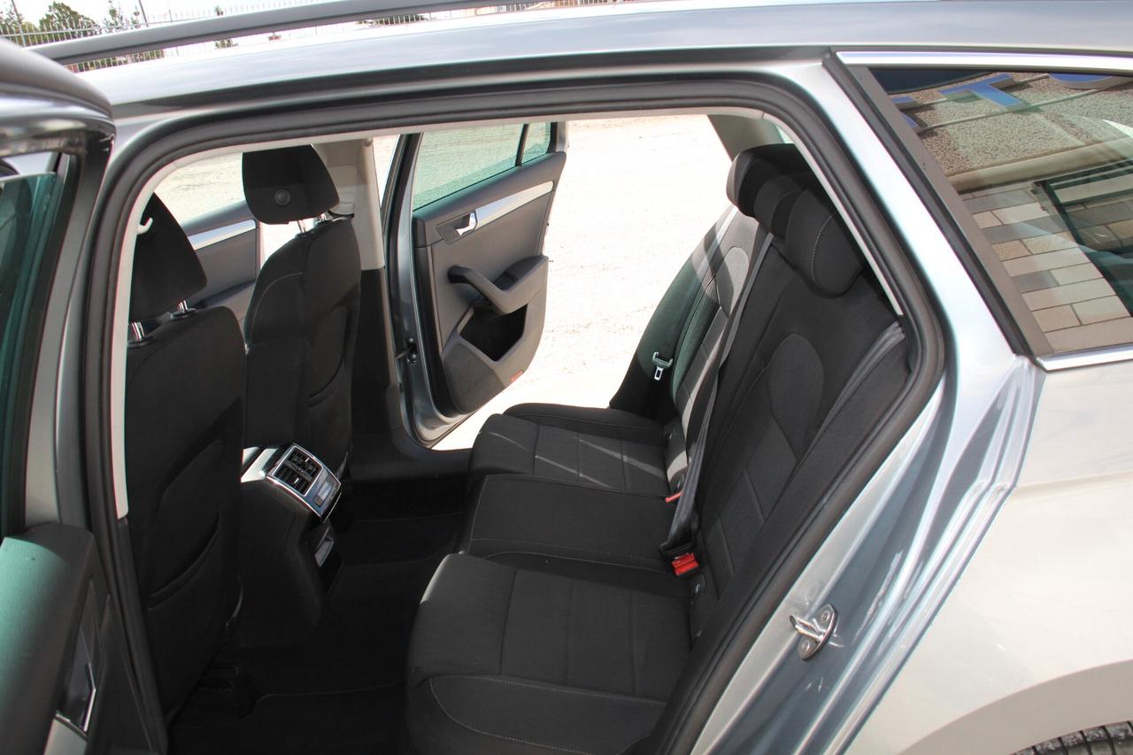 Skoda Superb 2.0 TDI DSG Wagon Executive (KW 110 - CV 150)