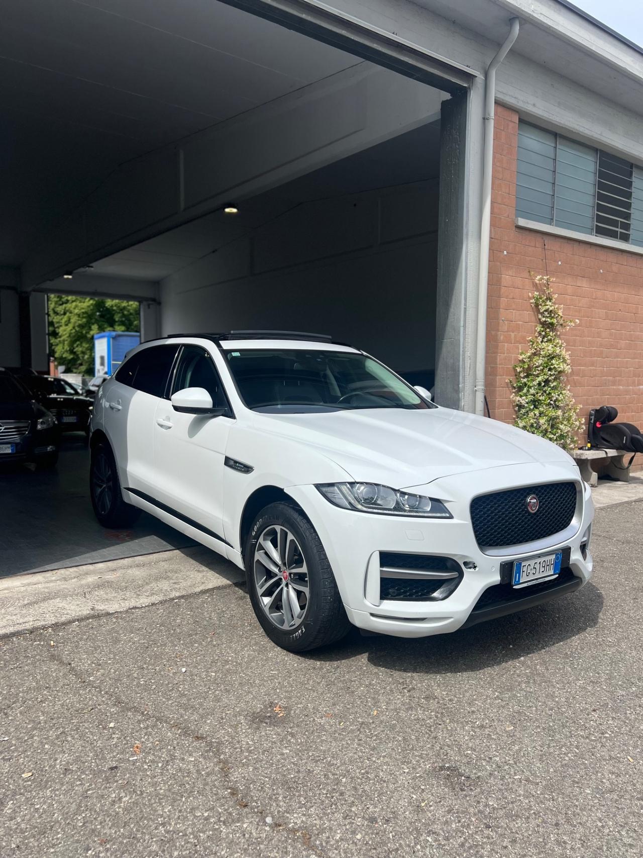 Jaguar F-Pace 2.0 D 180 CV AWD Portfolio