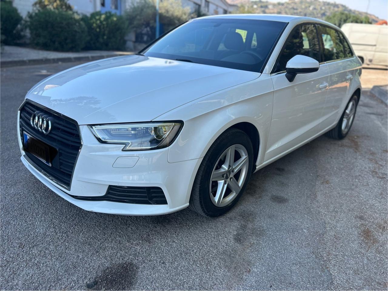 Audi A3 1600 tdi 115 cv sport