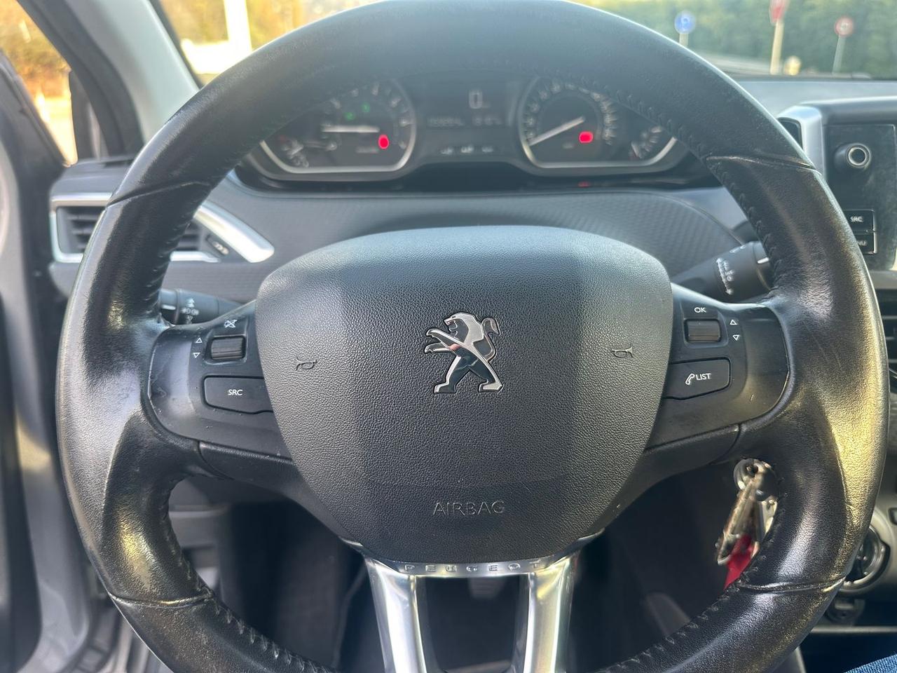 Peugeot 2008 Allure 1.2 PureTech 82 #7847