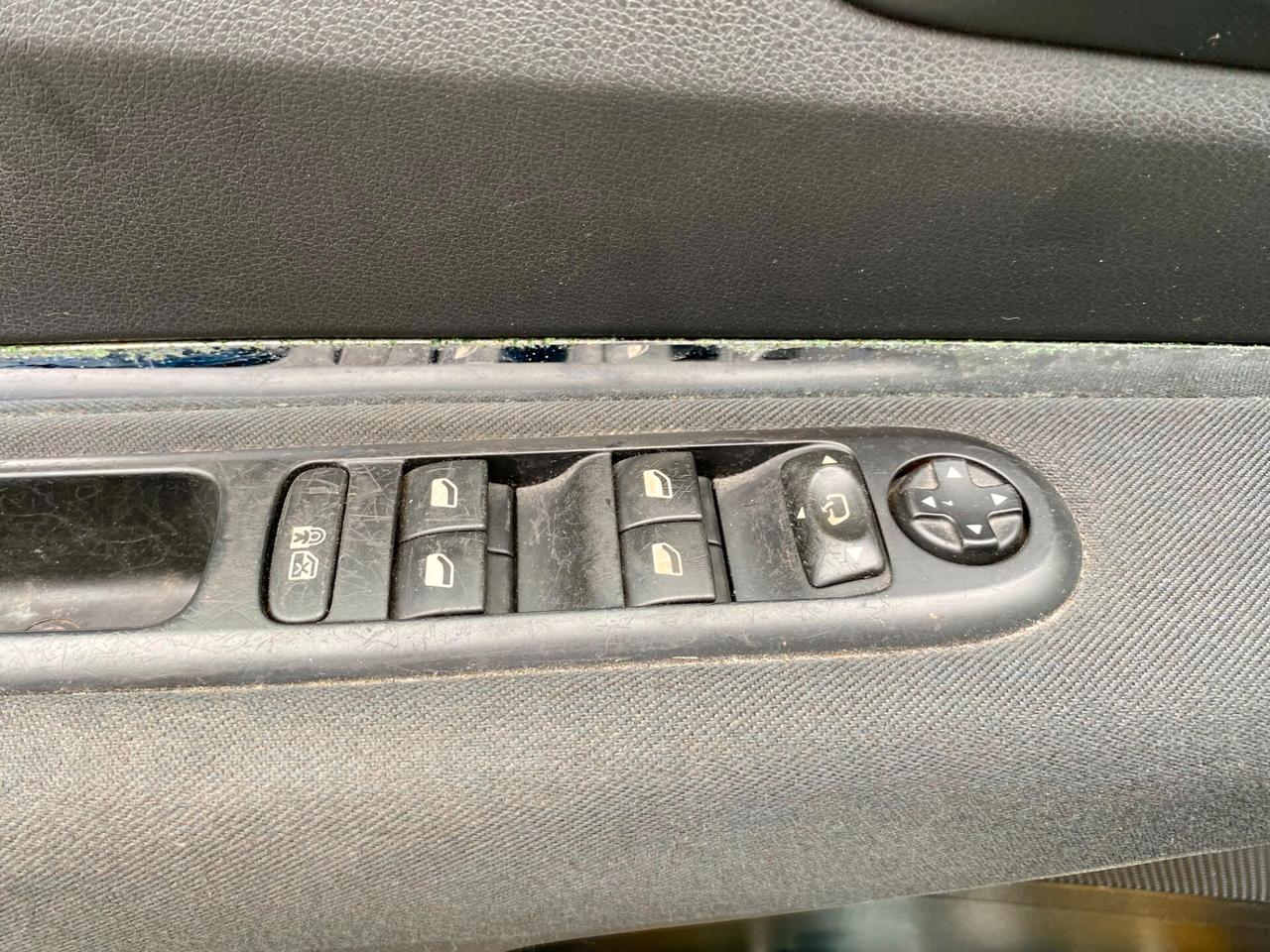 Peugeot 3008 1.6 hdi 8v Active 115cv fap FL UNICO PROPRIETARIO